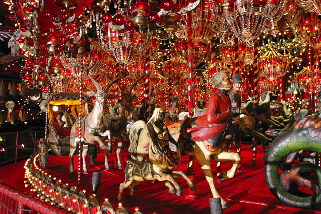 הבית על הסלע או חוויה מהטיול בלתי נשכחת 30 הקרוסלה בבית על הסלע. מקור : www.thehouseontherock.com