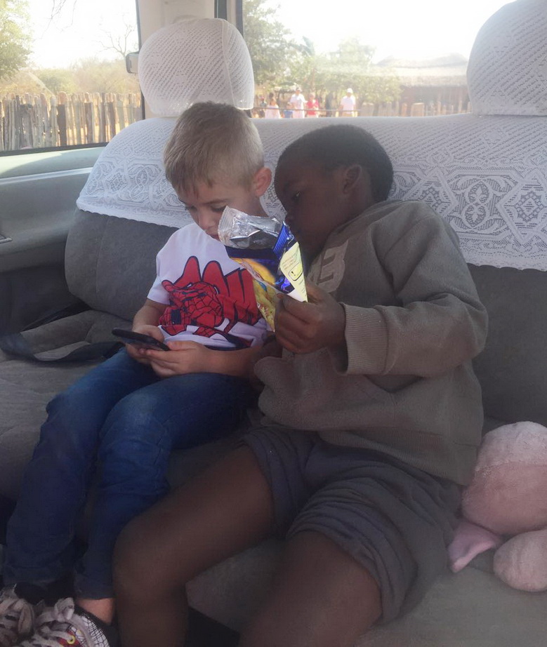 עיצוב בית כפרי אותנטי וצבעי האדמה של אפריקה 17 img_1672