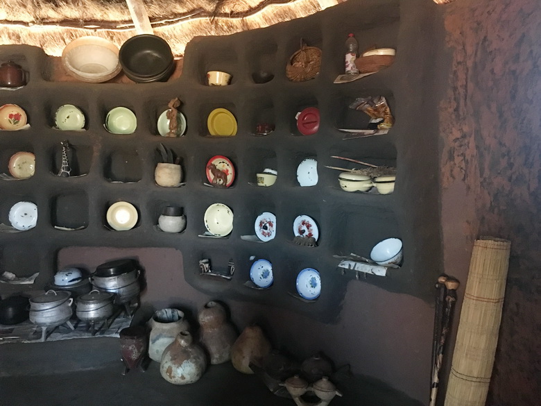 עיצוב בית כפרי אותנטי וצבעי האדמה של אפריקה 7 img_8210