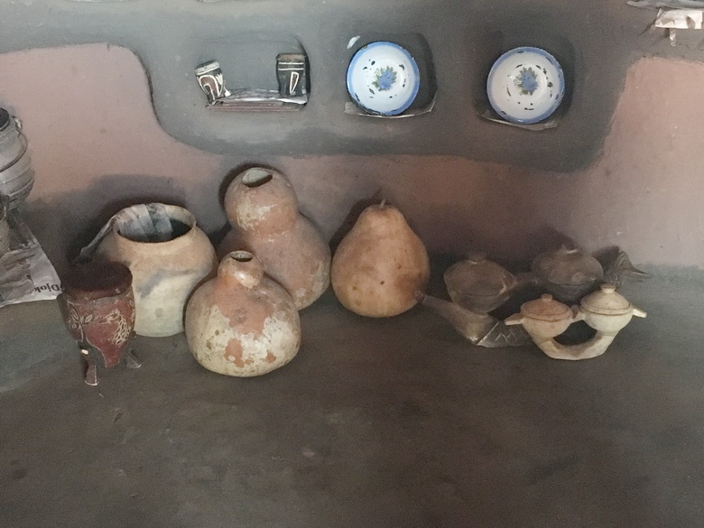 עיצוב בית כפרי אותנטי וצבעי האדמה של אפריקה 9 img_8216