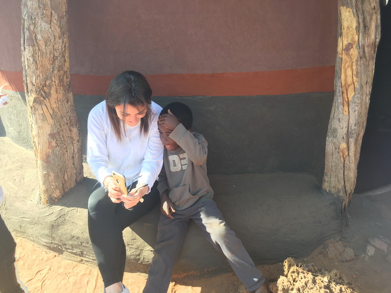 עיצוב בית כפרי אותנטי וצבעי האדמה של אפריקה 14 img_8221