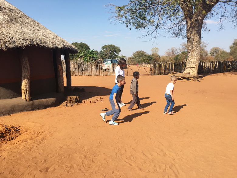 עיצוב בית כפרי אותנטי וצבעי האדמה של אפריקה 15 img_8233