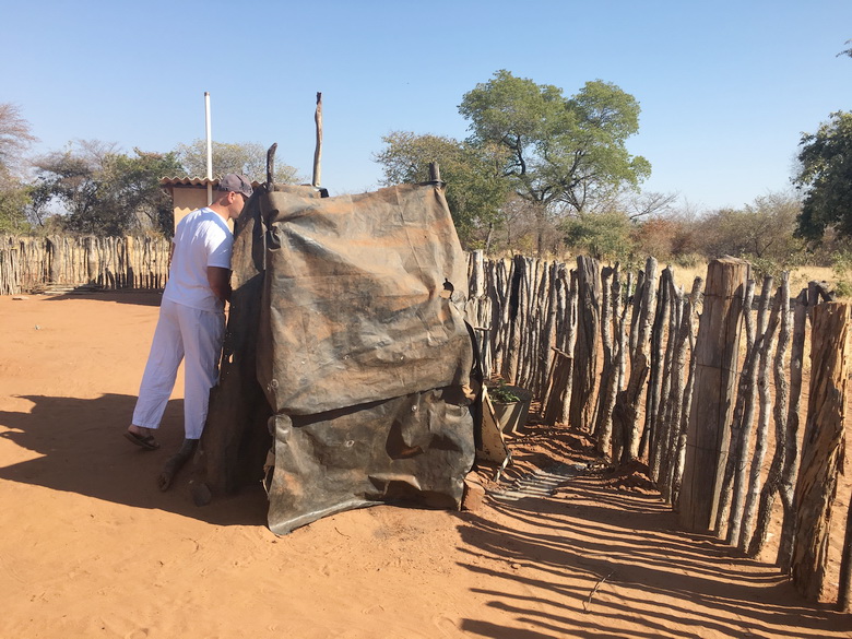 עיצוב בית כפרי אותנטי וצבעי האדמה של אפריקה 11 img_8236