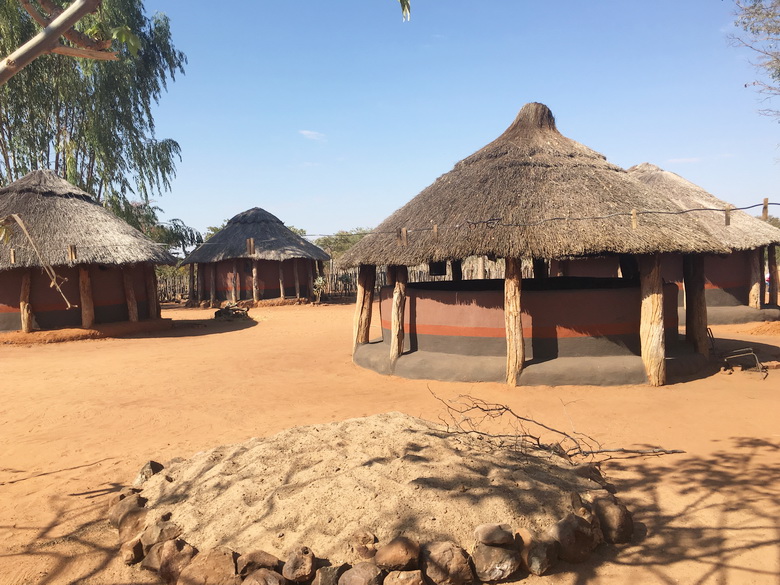 עיצוב בית כפרי אותנטי וצבעי האדמה של אפריקה 4 img_8239