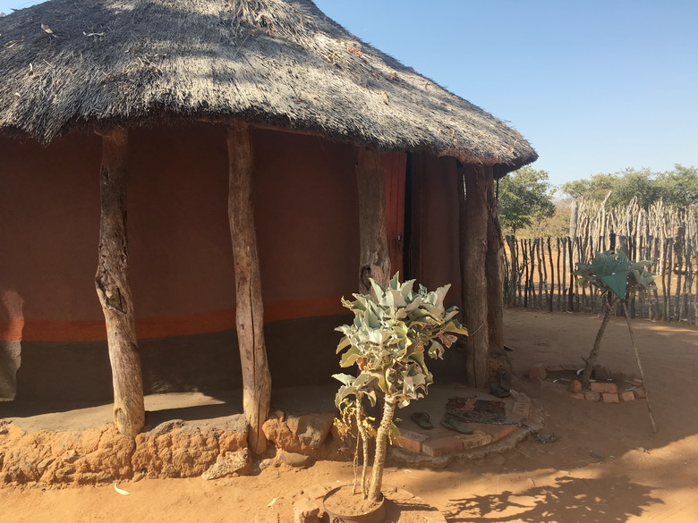 עיצוב בית כפרי אותנטי וצבעי האדמה של אפריקה 6 img_8250