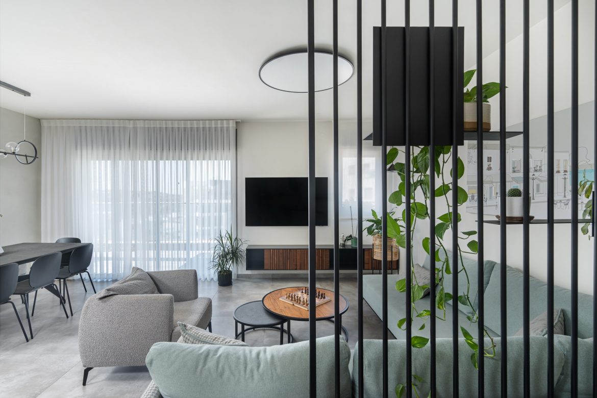 מעצבת פנים ברחובות