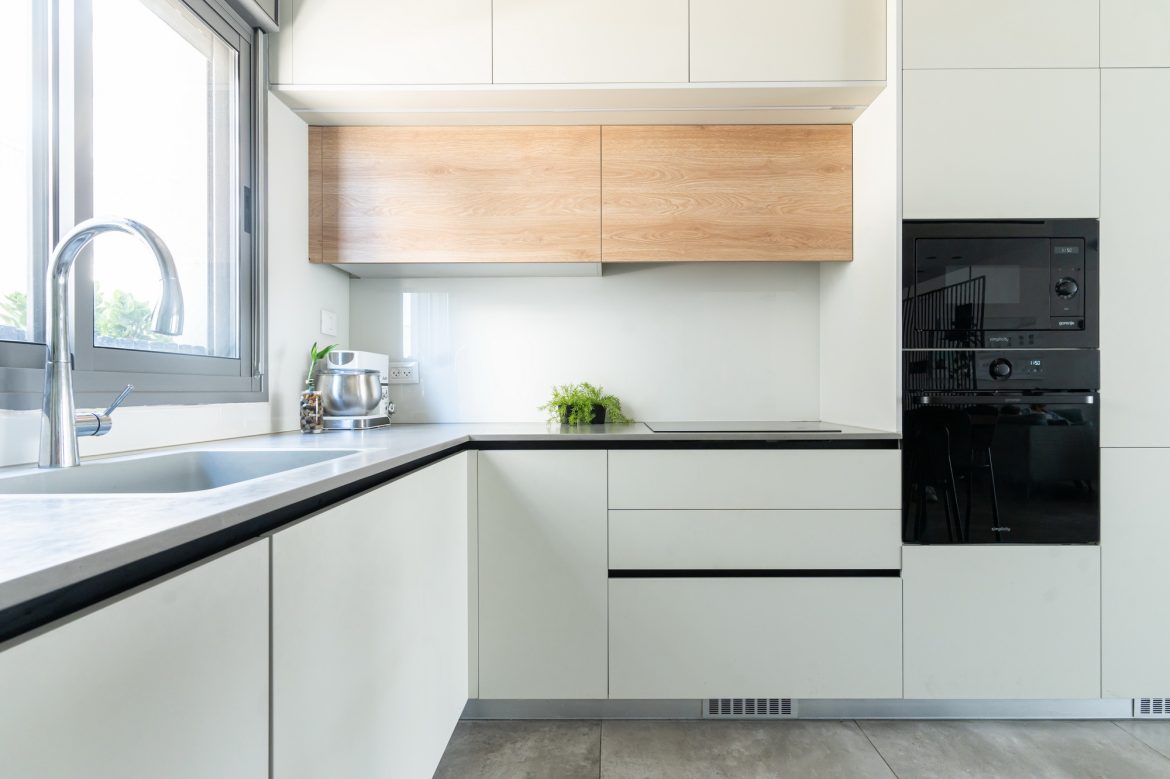 מעצבת פנים בסביון